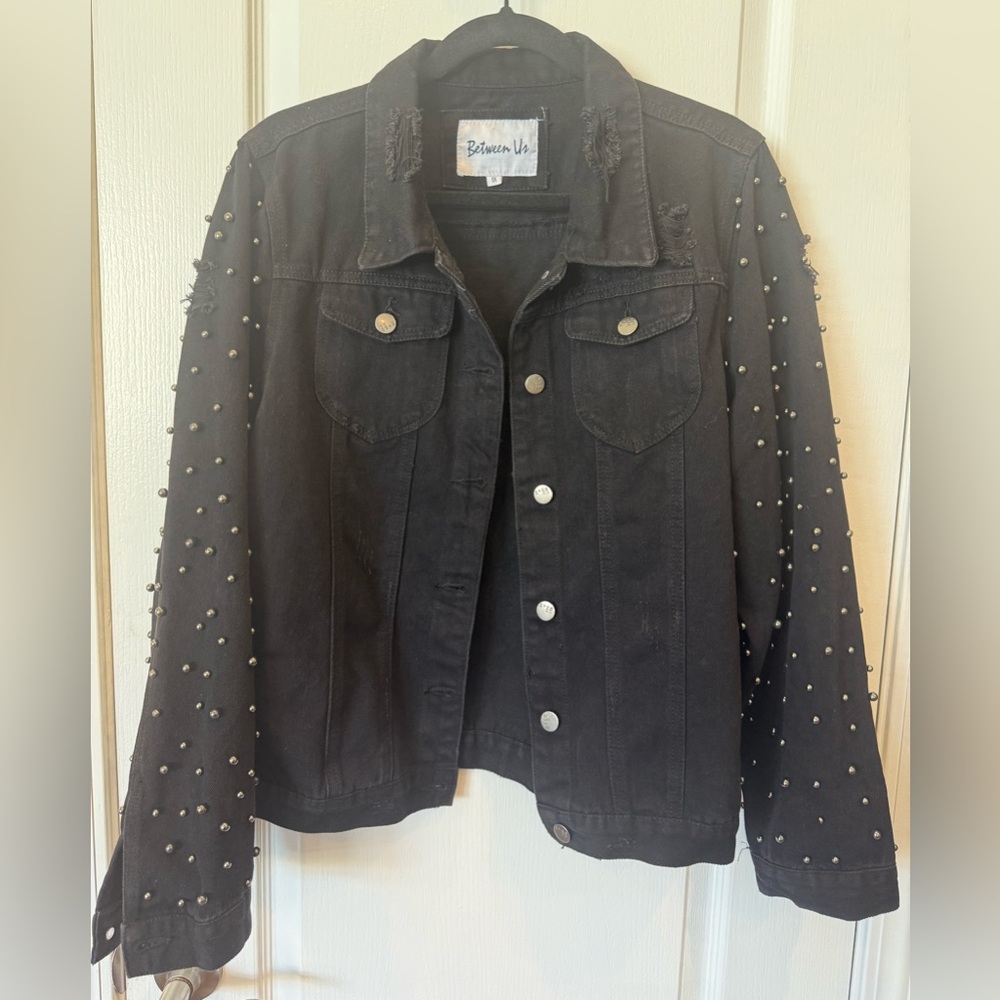 Black Distressed Denim Jacket 1X Embellished Studded Pearl Sleeve Plus Size